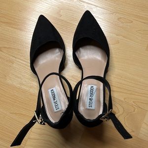 Steve Madden Block heel pointed toe suede ankle strap shoes